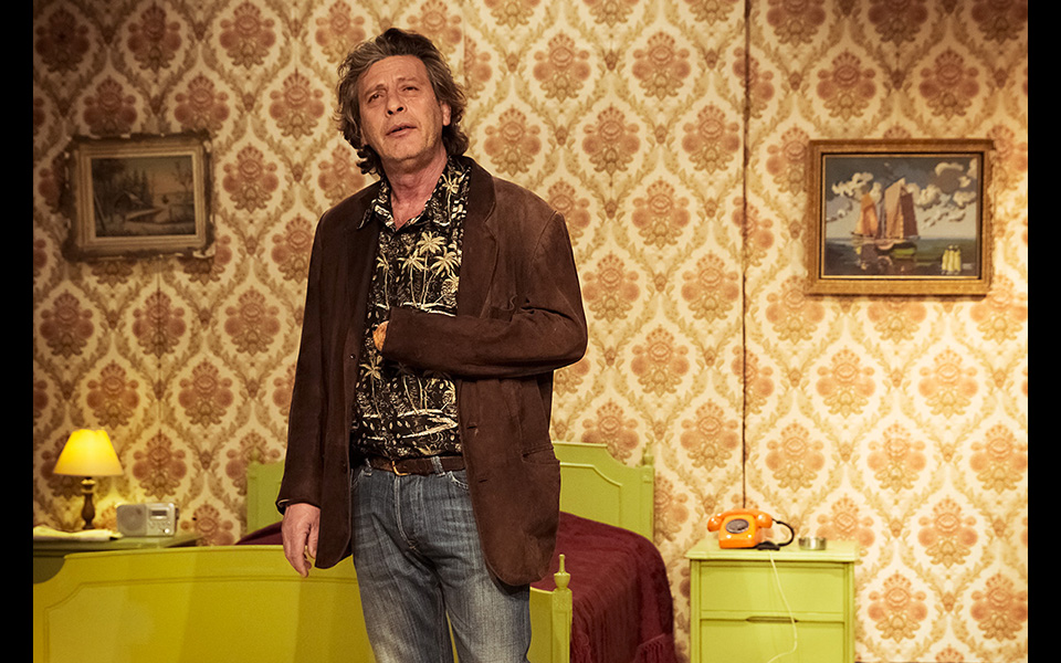 a_behanding_in_spokane_kathimerini_01