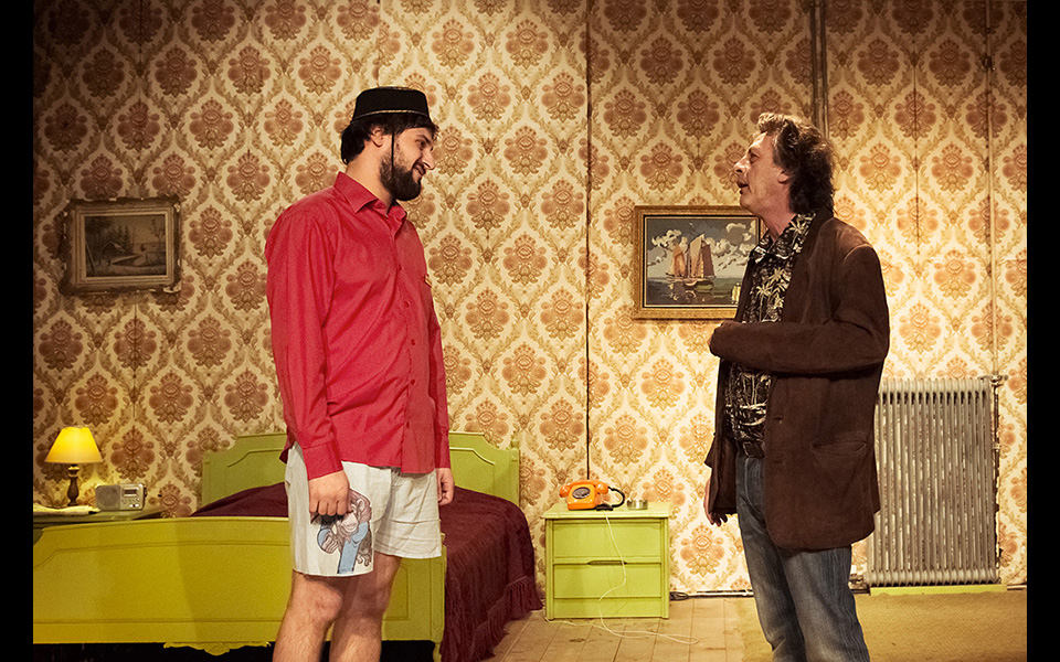 a_behanding_in_spokane_kathimerini_02