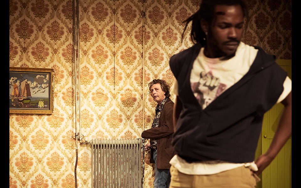 a_behanding_in_spokane_kathimerini_08