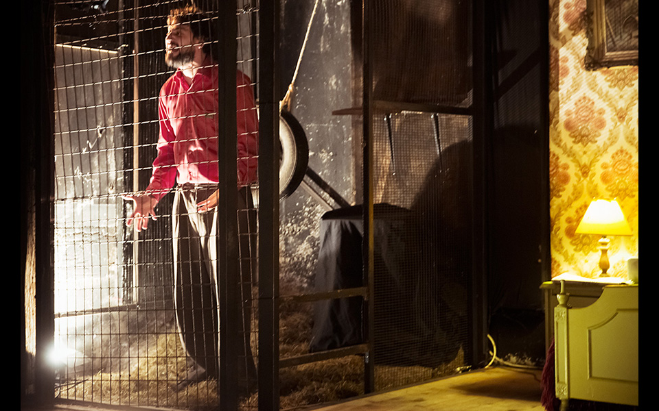 a_behanding_in_spokane_kathimerini_12