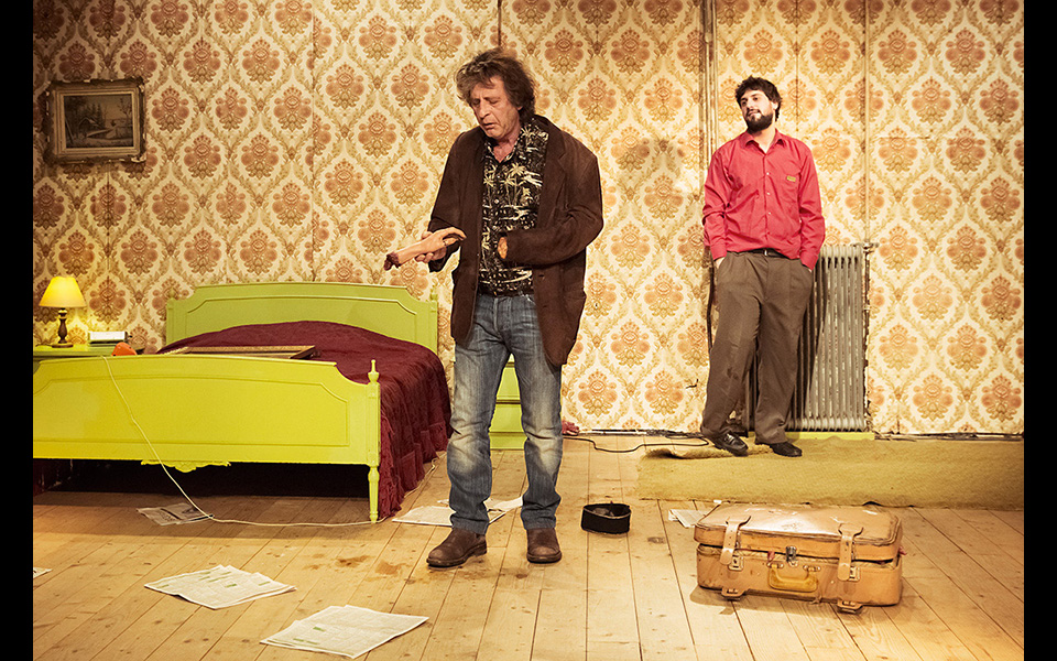 a_behanding_in_spokane_kathimerini_16