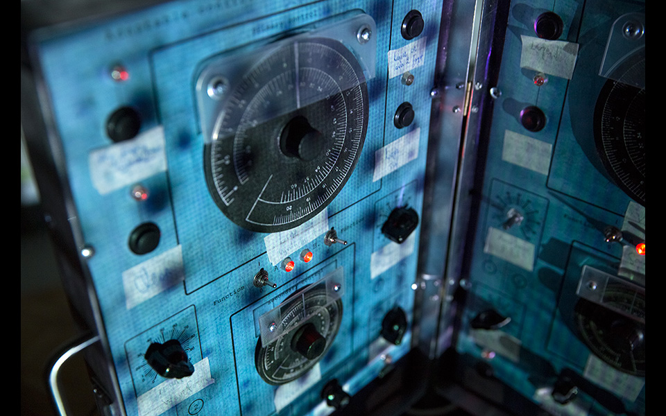 violet_louise_kathimerini_01