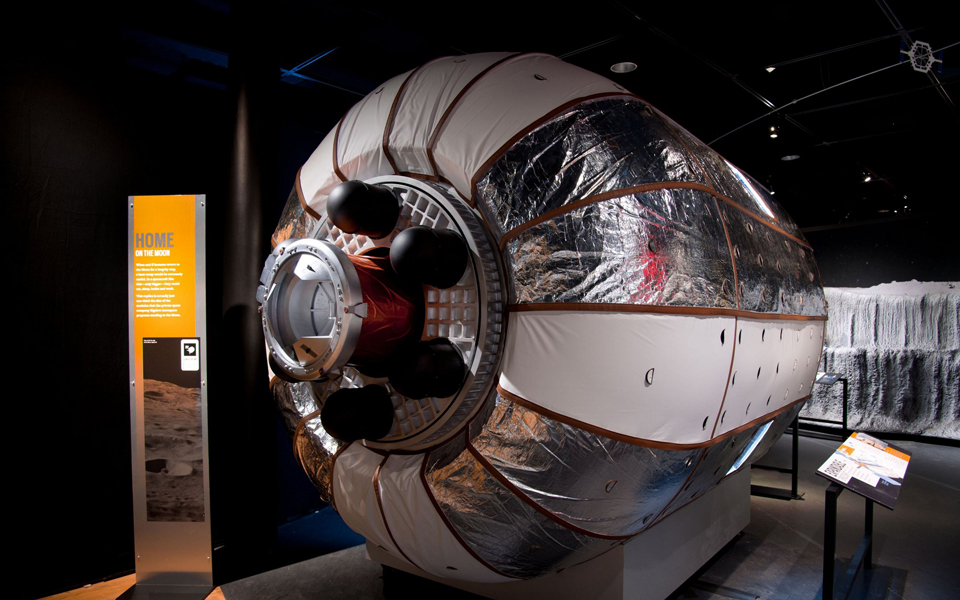 09-bigelow-moon-habitat_df3826