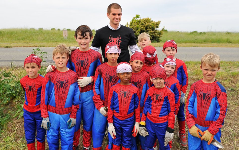 andrew-garfield-cutest-pictures-kids