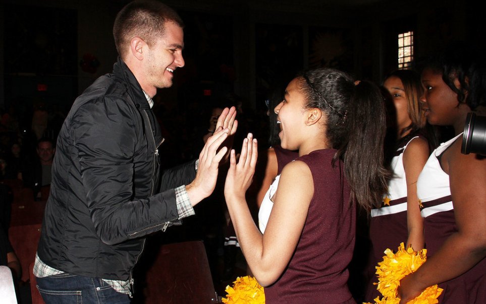 andrew-high-fived-group-cheerleaders-amazing-volunteer