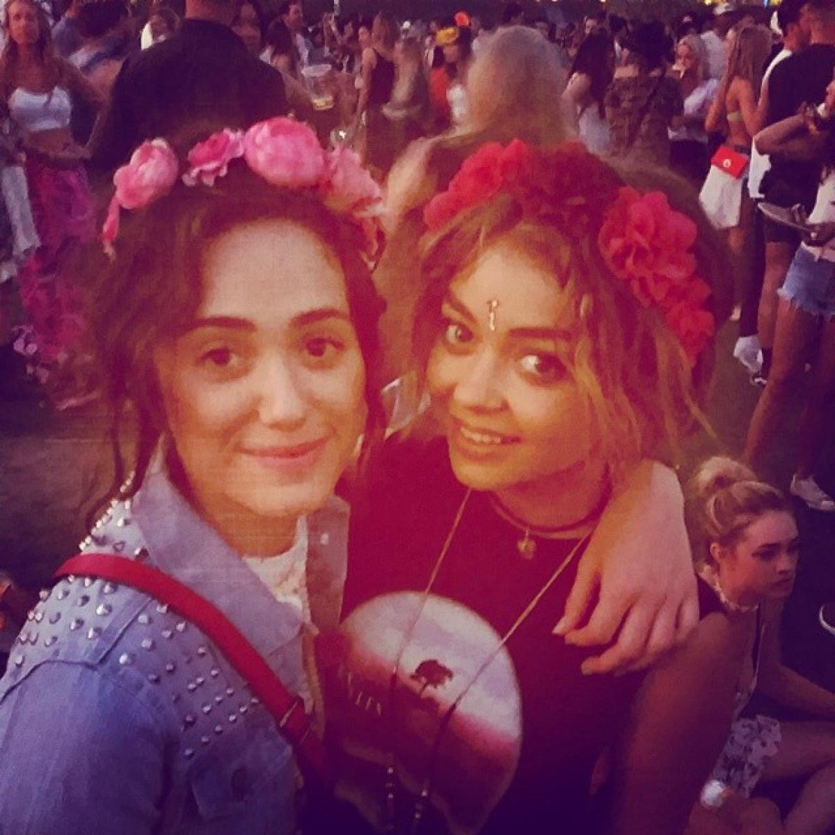 emmy-rossum-sarah-hyland