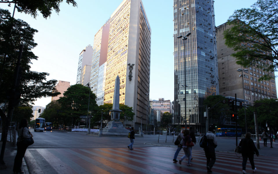 h-plateia-praca-sete-sthn-kardia-ths-polhs-click-estudio-profissional-fwtogr