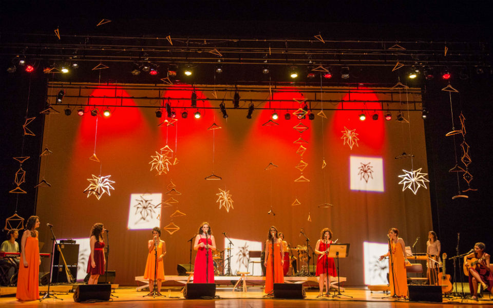 oktw-e3airetikes-nees-syn8etries-toy-belo-horizonte-paroysiasan-thn-prwth-toys-diskografikh-doyleia-sto-teatro-bradesco-stis-5-ioynioy-fwt