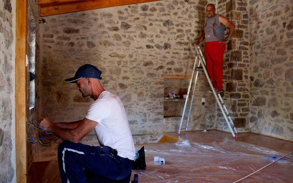 Χτίζουν μόνοι τους ένα χωριό από την αρχή-5