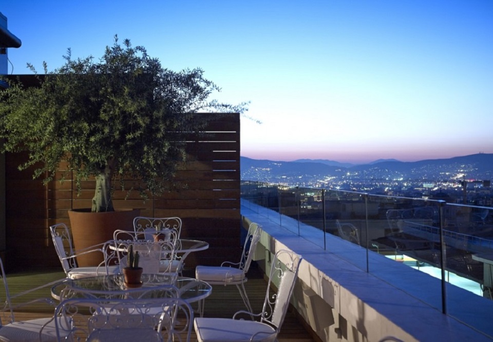 art-lounge_new-hotelcom_1-905x628