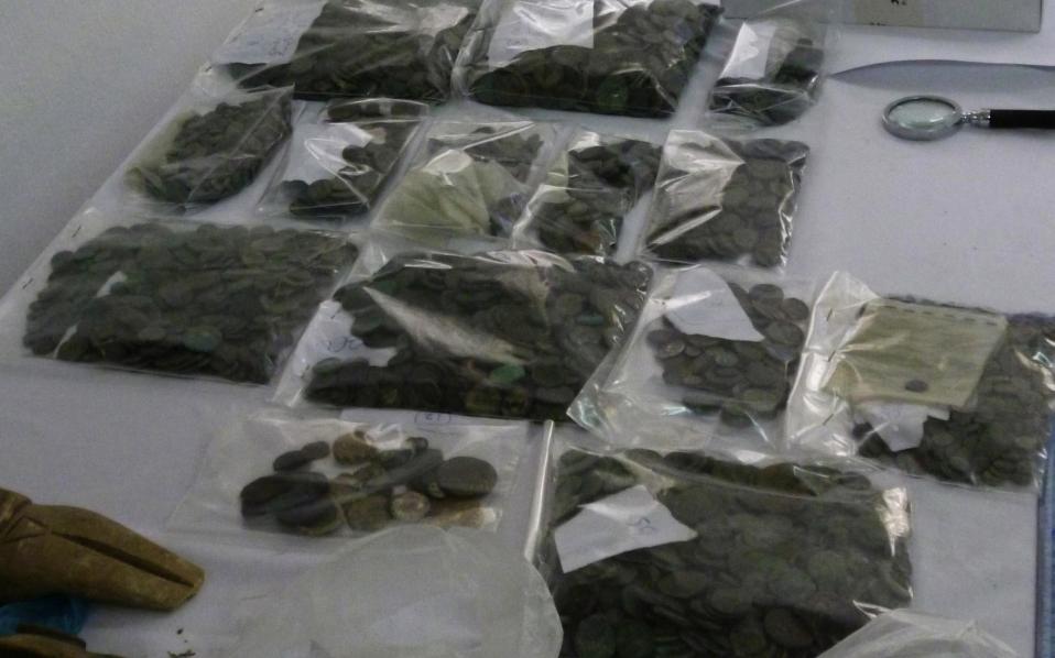 Εθισμένος στα αρχαία νομίσματα-4