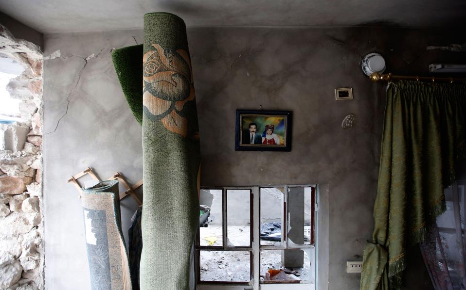 Χαλάσματα και Κούρδοι στο Κομπάνι-1