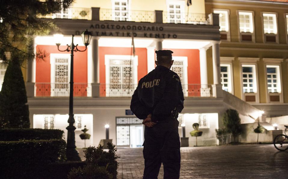 Σε έκτακτη ανάγκη για τα σκουπίδια-6