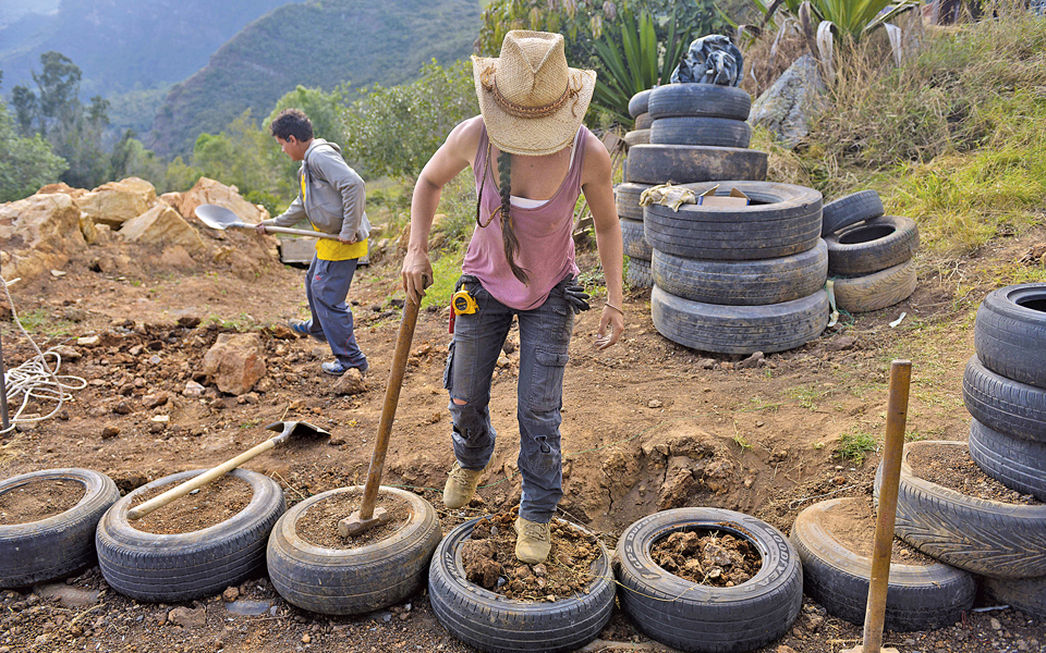 home-_2015_04_26-apo-valentina_layout-1