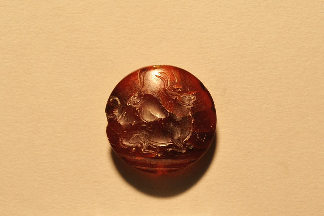 Ο τάφος του πολεμιστή κρύβει δεσμούς φιλίας-2