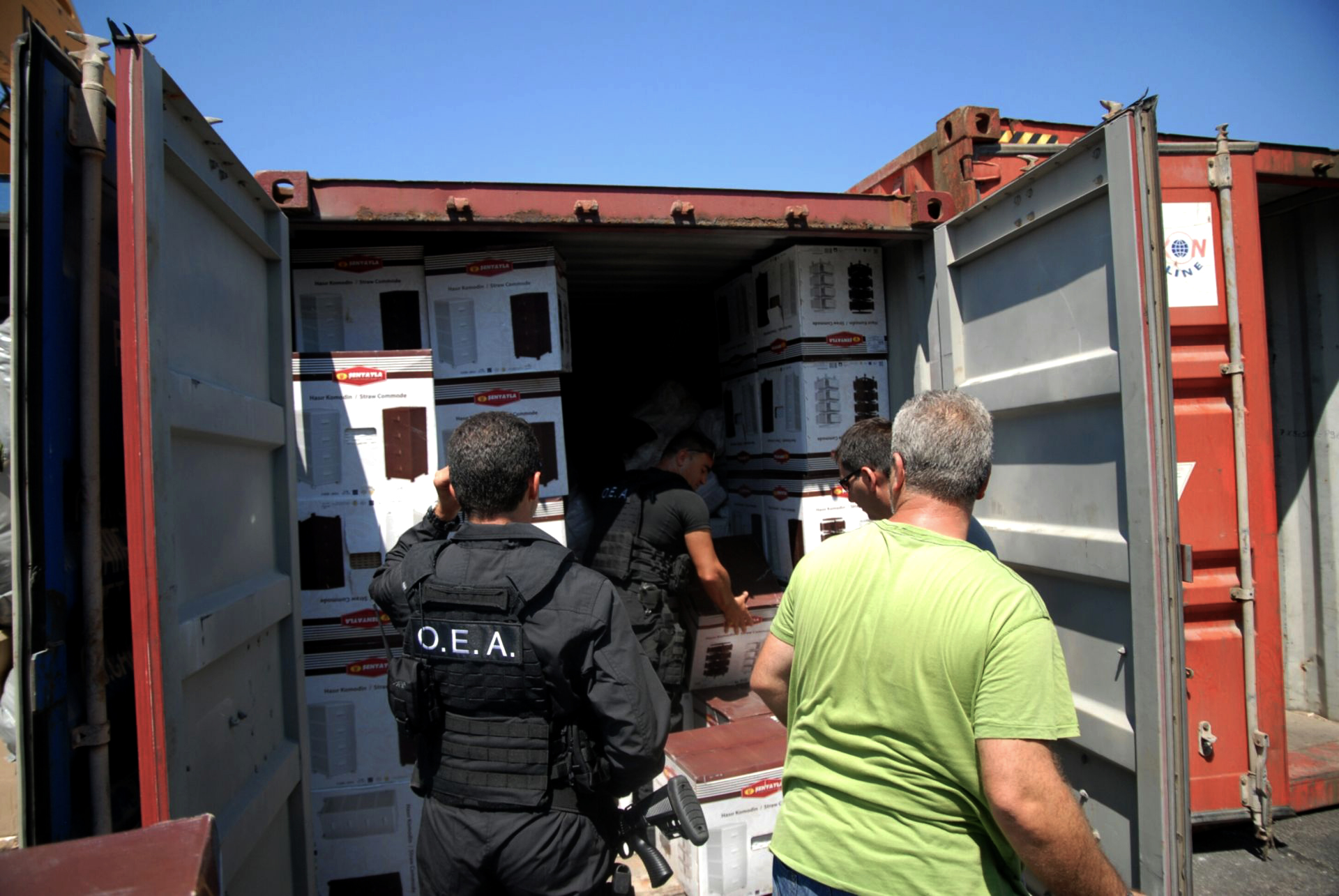 Οπλα σε Συρία και Λιβύη με «αντάλλαγμα» πετρέλαιο-3