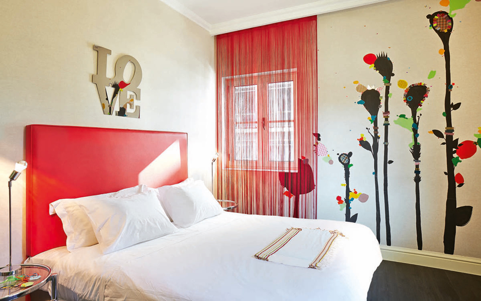 grecotel-pallas-athena-graffiti-room