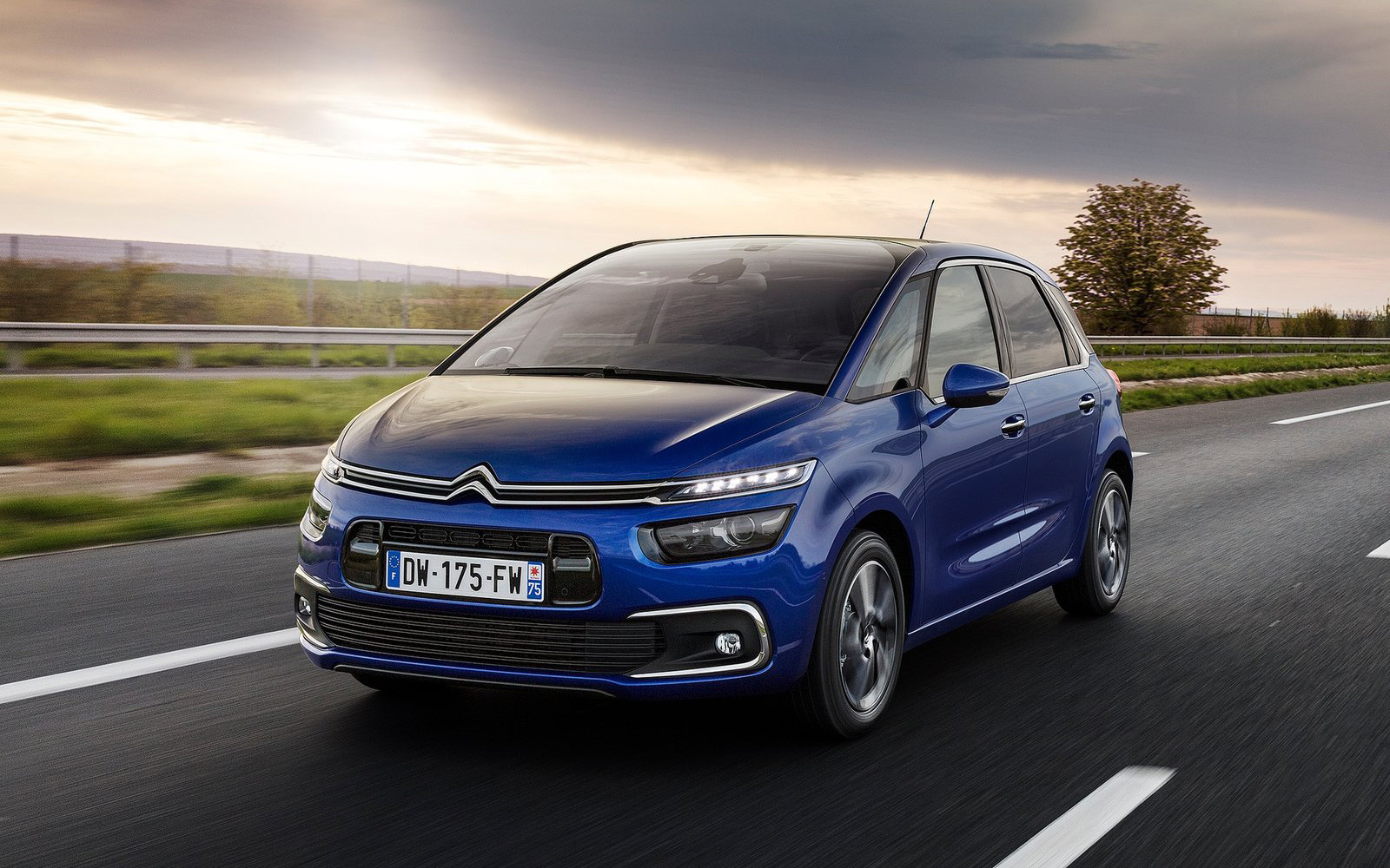 citroen-c4_picasso-2017-1600-04