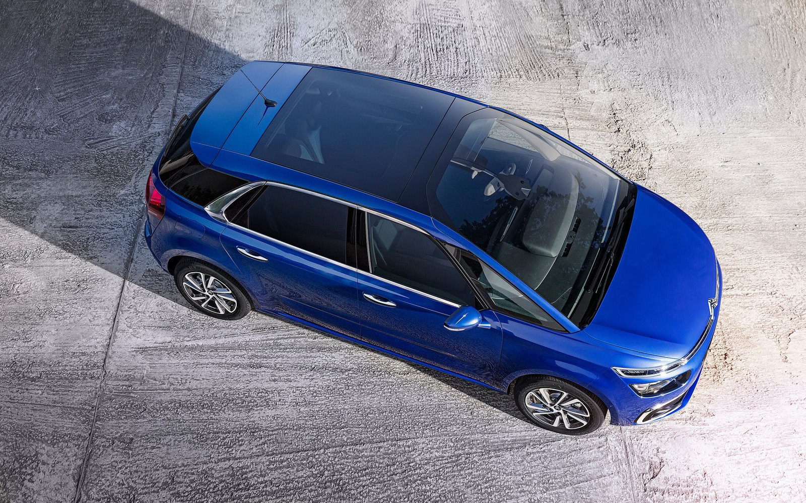 citroen-c4_picasso-2017-1600-06