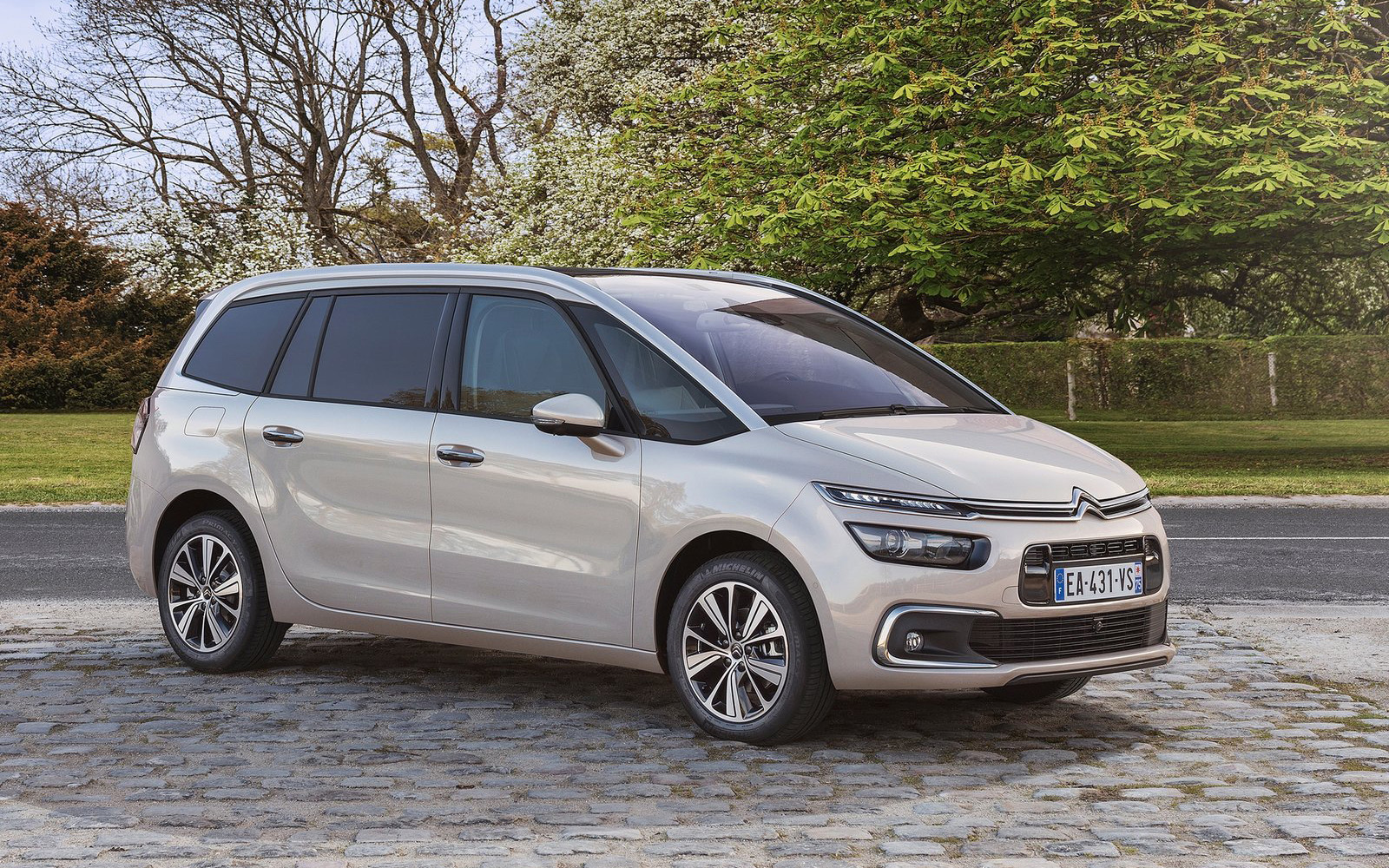 citroen-grand_c4_picasso-2017-1600-02