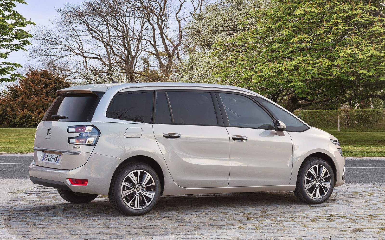 citroen-grand_c4_picasso-2017-1600-06