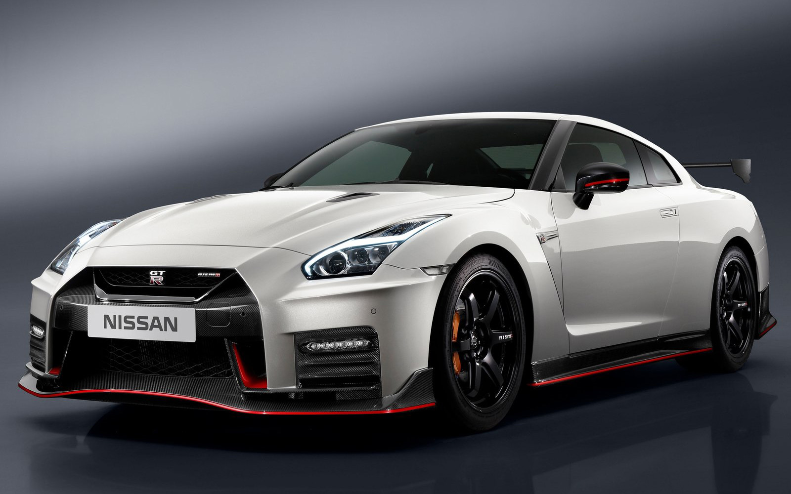 nissan-gt-r_nismo-2017-1600-02