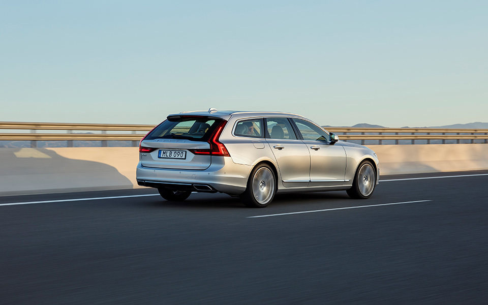 191758_new_volvo_v90_location_driving