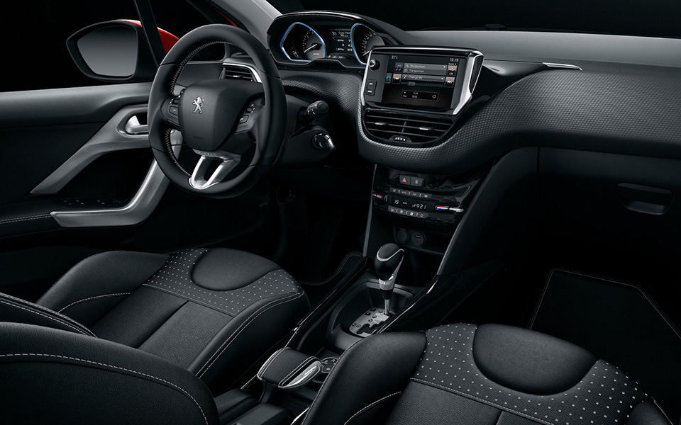 peugeot-2008-2017-1600-2f