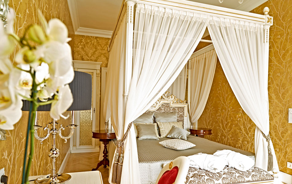 1-schloss-schoenbrunn-suit