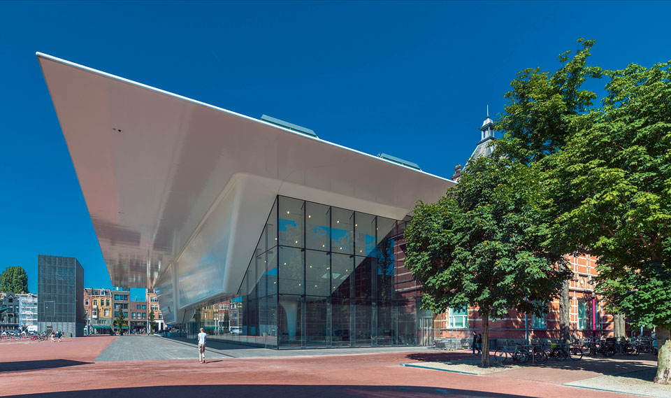 2-stedelijk-museum-facade