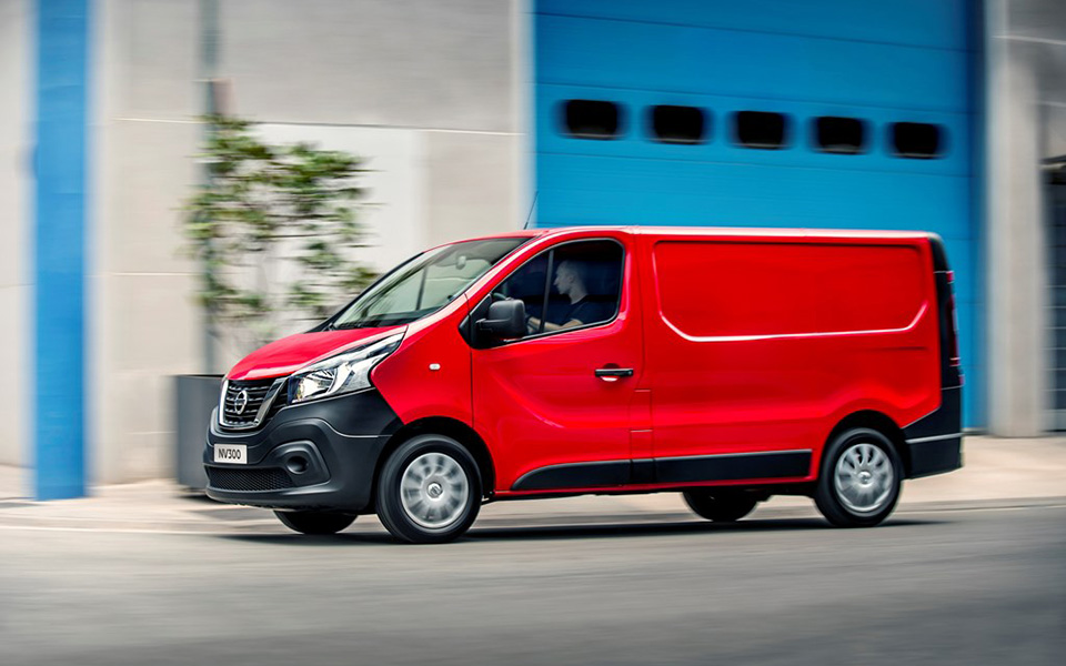 426153086_nissan_nv300_vanrs