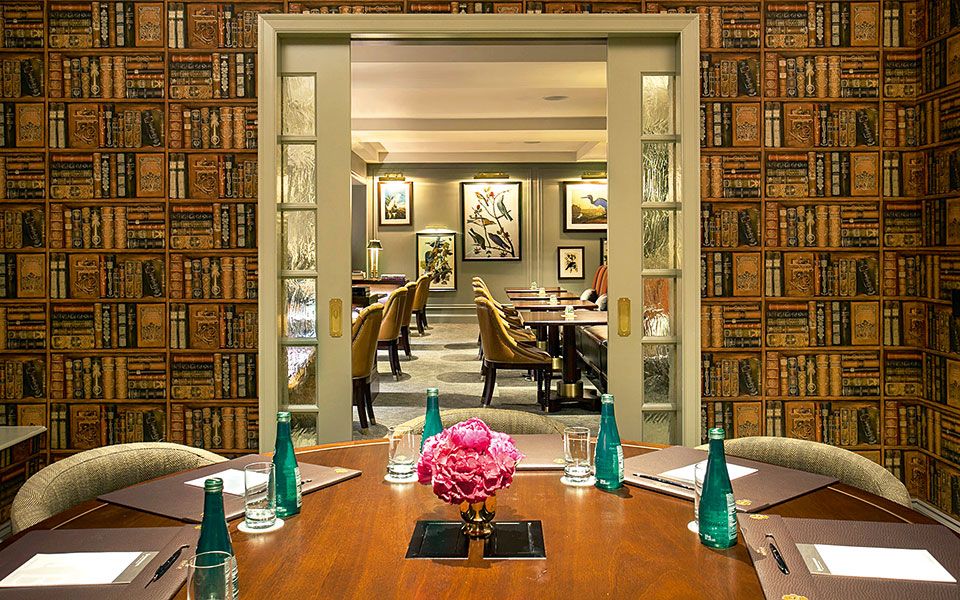 club-intercontinental-library-room