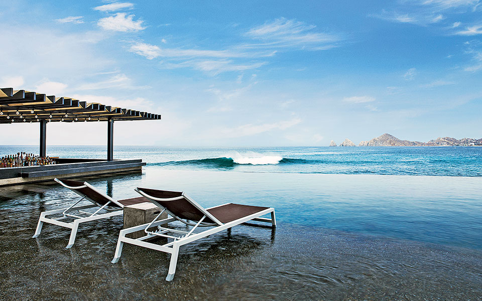 infinity-pool---the-cape-a-thompson-hotel---photo-credit-thomas-hart-shelby