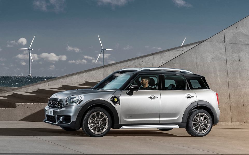 mini-countryman_plug-in_hybrid-2017-1600-07