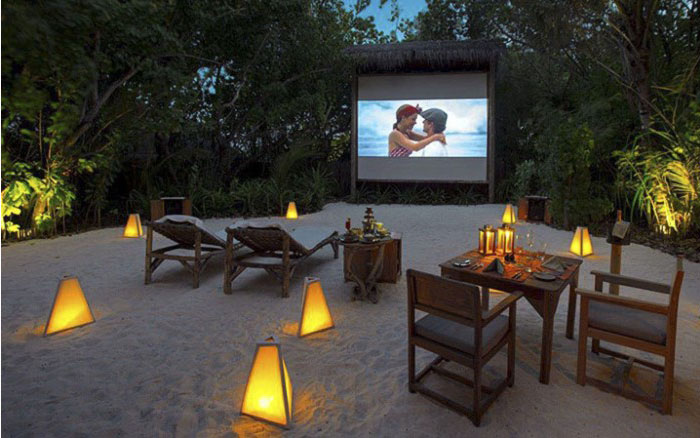 150914093405-outdoor-cinemas--maldives-exlarge-169