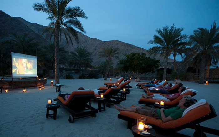 150914113525-outdoor-cinemas--oman-exlarge-169