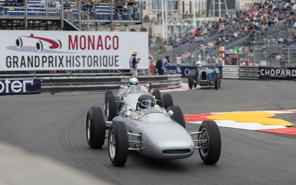 a_splendid_parade_of_mythical_cars_and_drivers_by_chopard_8848