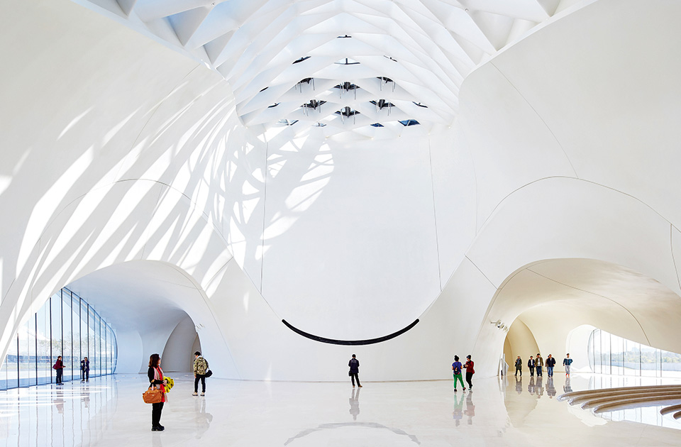 mad_harbin-opera-house_high-res_018_nhuftoncrow