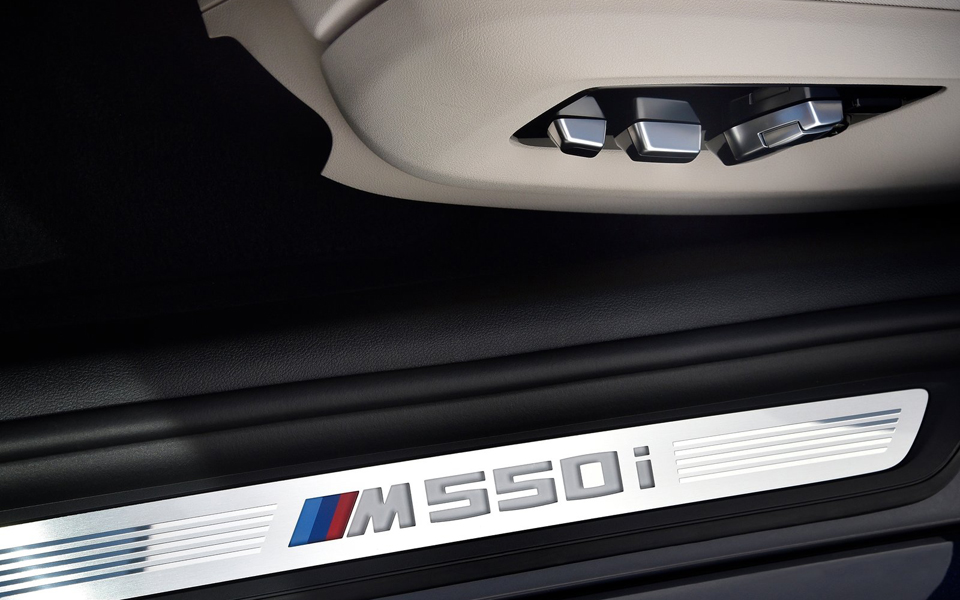 bmw-m550i_xdrive-2018-1600-17