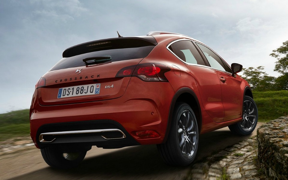 citroen-ds4_crossback-2016-1600-0a