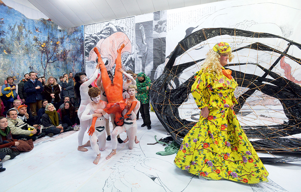 marvin-gaye-chetwynd-joans-dream---performance-2016-uptight-upright-upside-down-at-cca-glasgow-photography-by-alan-dimmick