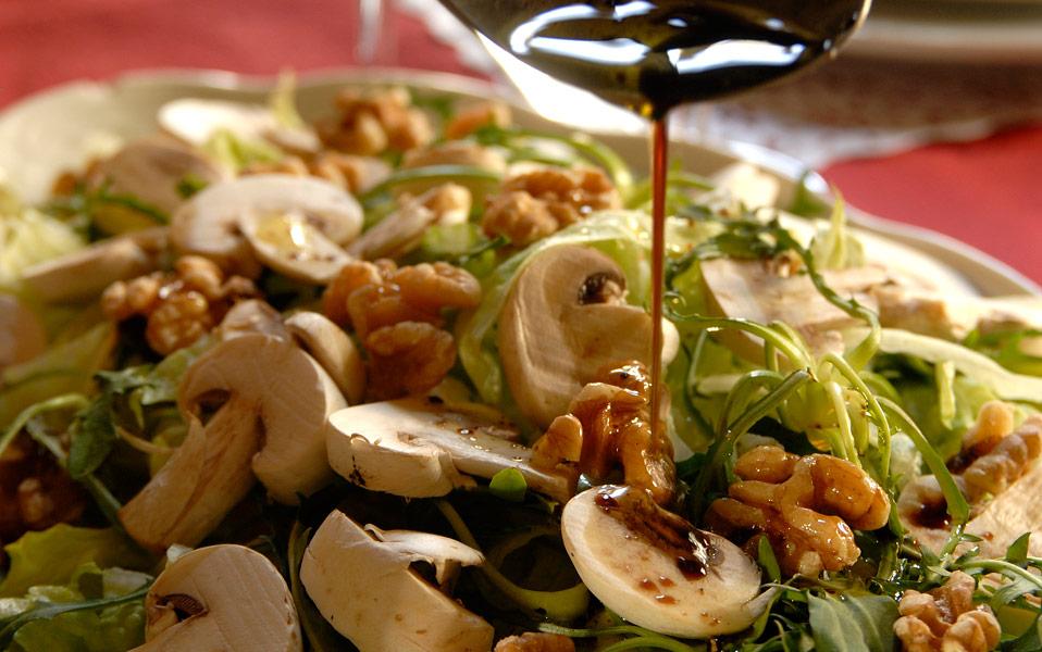 Αφιέρωμα: Σαλάτες για πάντα (17 συνταγές)-16