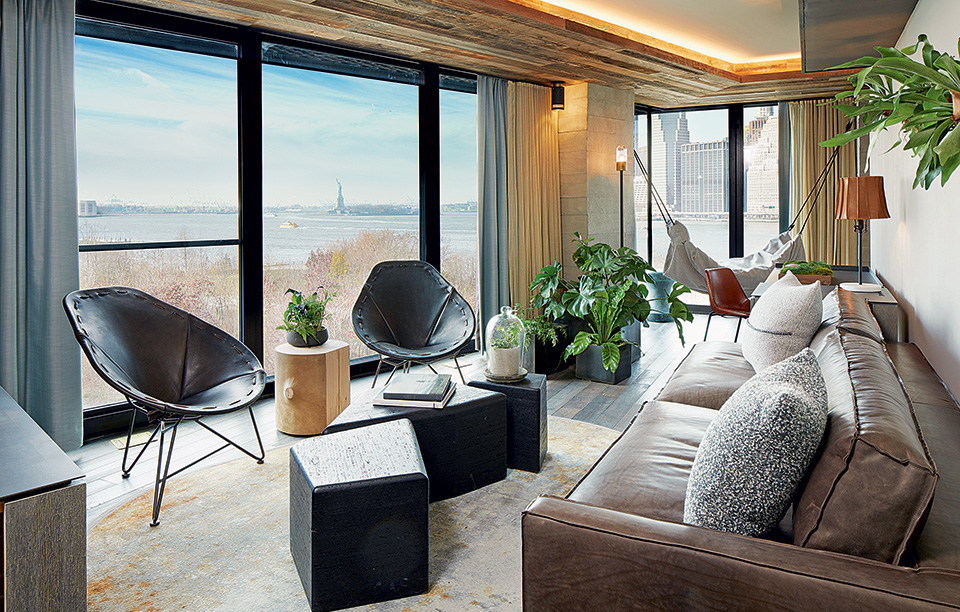 1_hotel_brooklyn_bridge_suite_living_space_hi