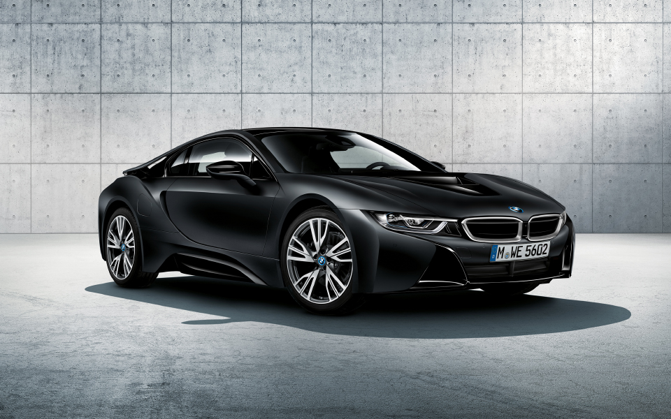 p90246535_highres_the-new-bmw-i8-froze