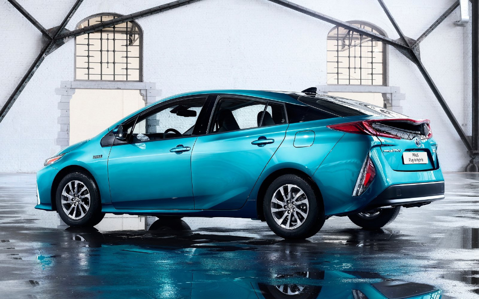 toyota-prius_plug-in_hybrid-2017-1600-3e