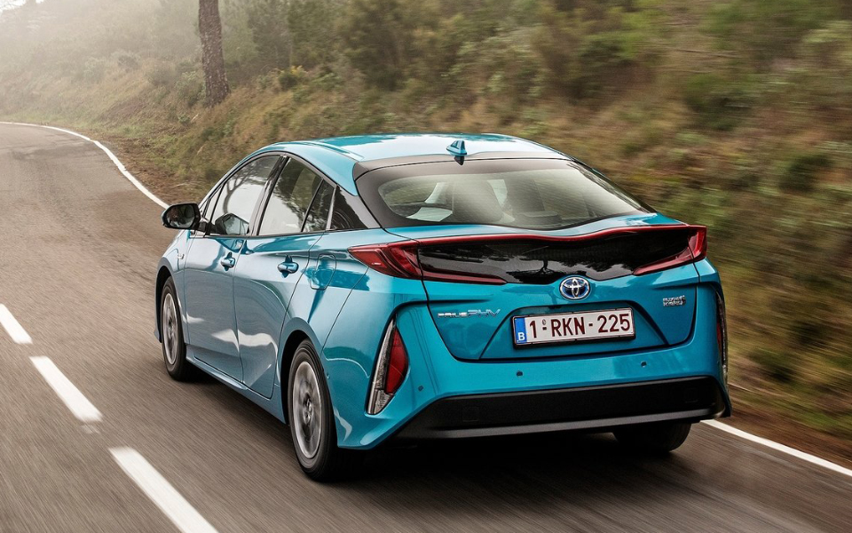 toyota-prius_plug-in_hybrid-2017-1600-4c