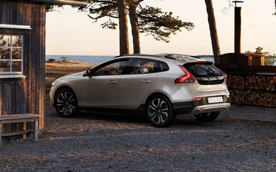 volvo-now_volvo-v40-cross-country