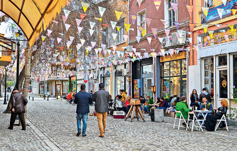 25117540831_0f4632ca9b_o_kapana