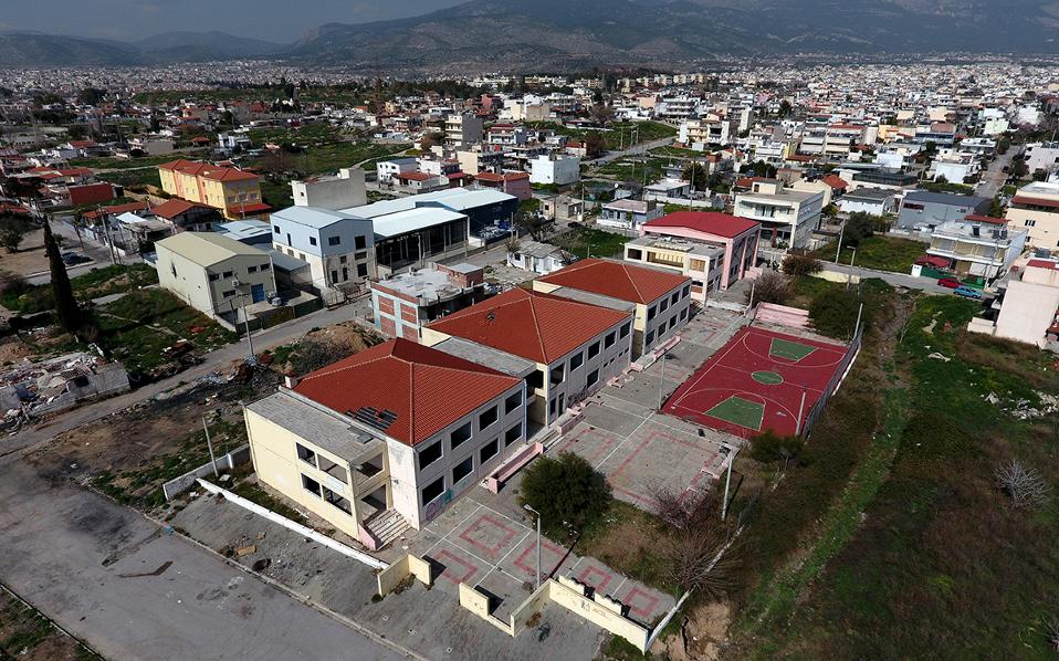 Η λεηλασία του σχολείου που δεν λειτούργησε ποτέ-1