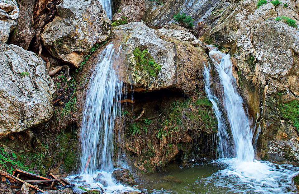 dsc_0192h-katarrakths-petra-aliartoy